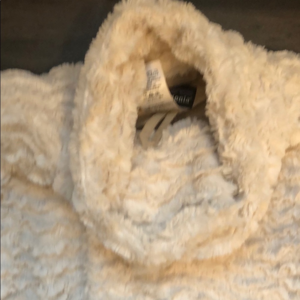 Patagonia pelage faux fur coat - Picture 3 of 15